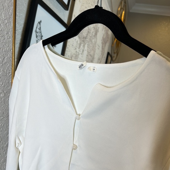 HOUSE OF CB 'Eloise' Ivory Cropped Cardigan NWOT - Picture 12 of 13